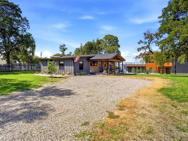 203 Evans Street , Lake Bridgeport, TX 76426