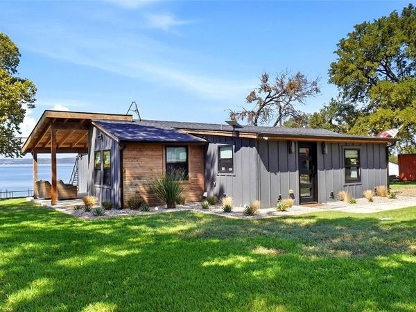 203 Evans Street , Lake Bridgeport, TX 76426