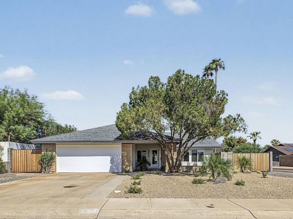 2610 E SYLVIA Street, Phoenix, AZ 85032