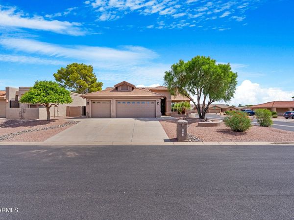 8803 E FAIRWAY Boulevard, Sun Lakes, AZ 85248
