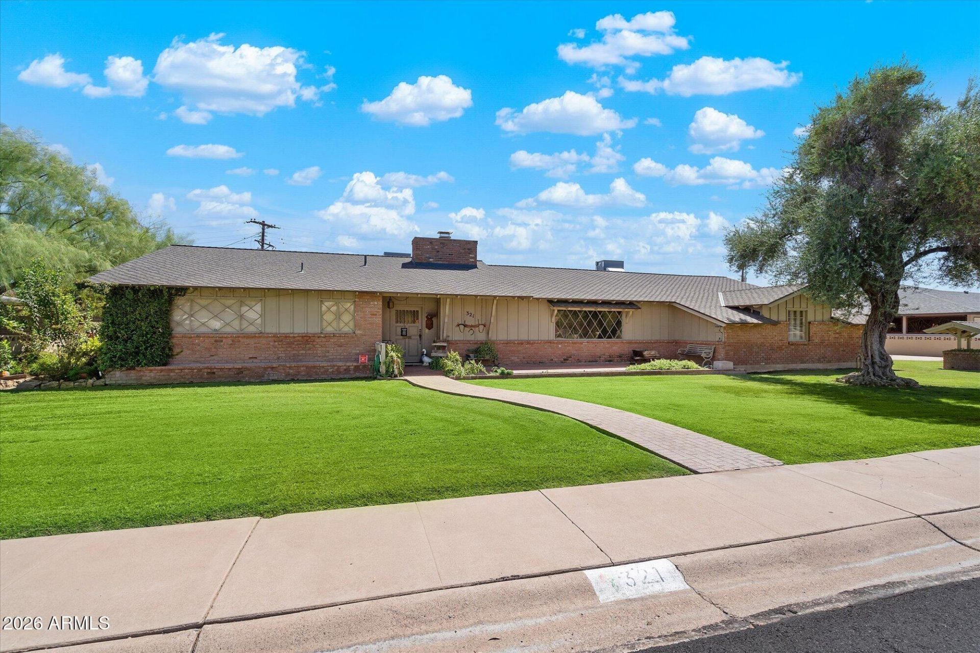 321 E Concorda Drive, Tempe, AZ 85282