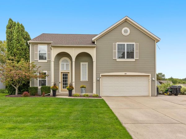 599 Oldfield Drive SE, Byron Center, MI 49315