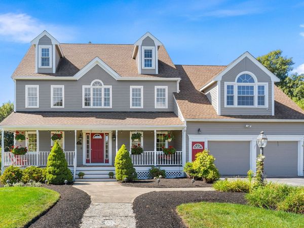 28 Farmington Drive, Shrewsbury, MA 01545