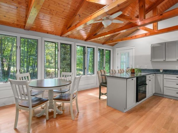 86 Breakneck Rd, Sturbridge, MA 01566