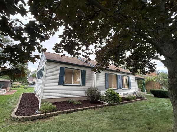 4550 N 103rd STREET, Wauwatosa, WI 53225
