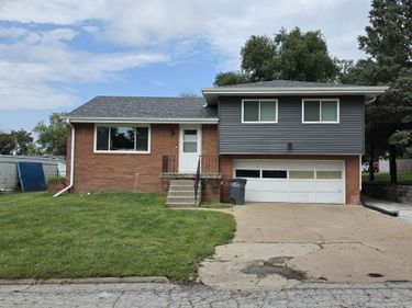844 S SCENIC Drive, OAKLAND, IA 51560