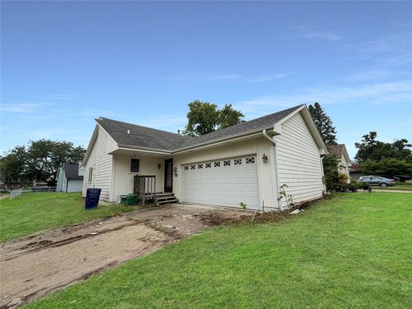 4506 83rd Street, Urbandale, IA 50322