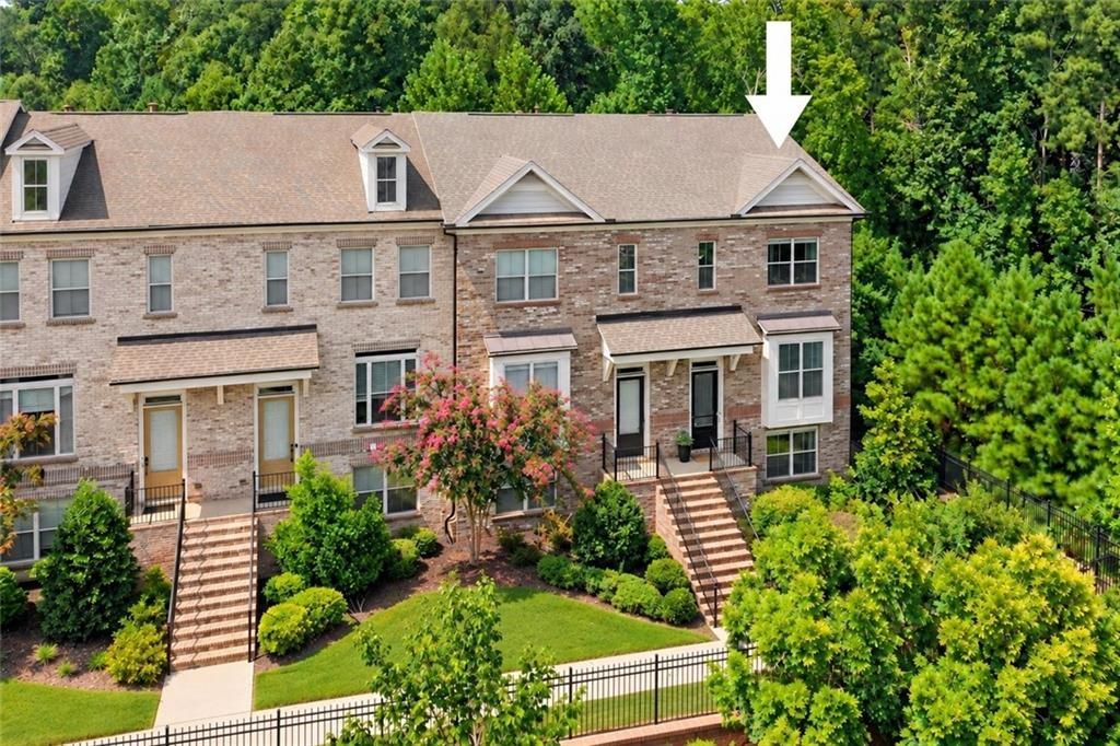1016 Township Square, Alpharetta, GA 30022 Main Photo