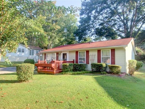 612 Tower Road , Peachtree City, GA 30269