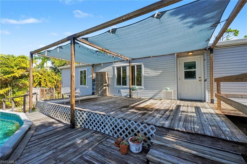 5228 Stringfellow Rd , Saint James City, FL 33956 Photo