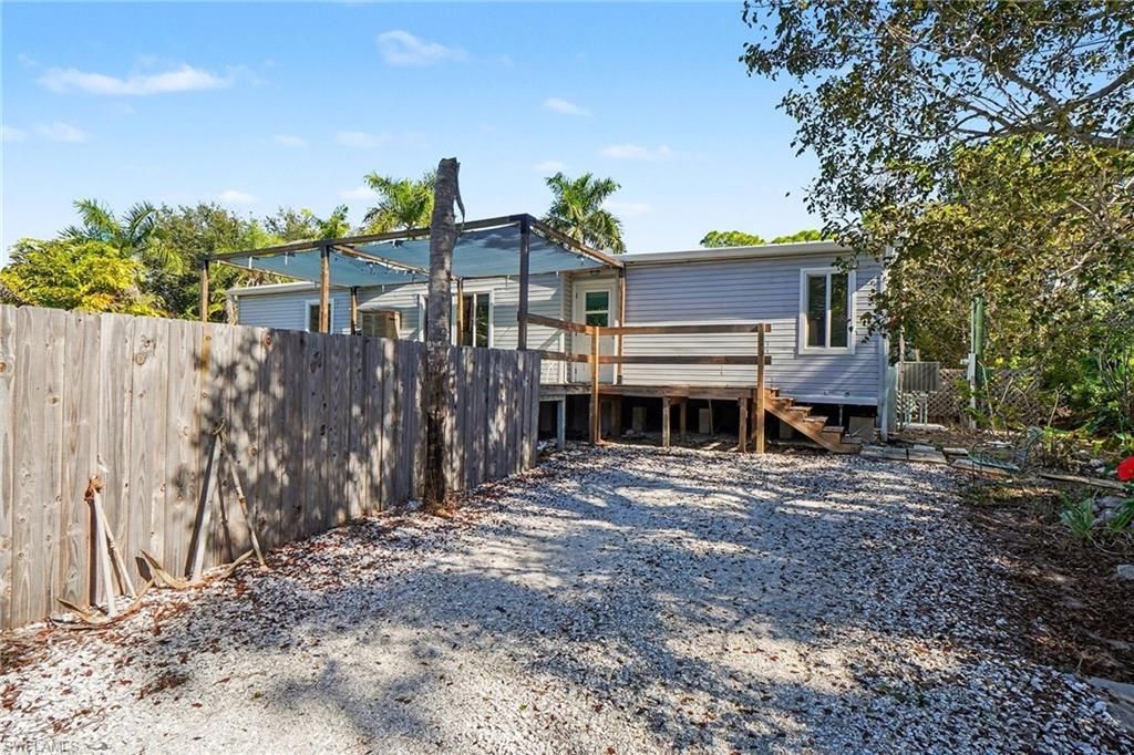 5228 Stringfellow Rd , Saint James City, FL 33956 Photo