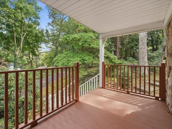 42 Fayson Lake Rd, Kinnelon, NJ 07405