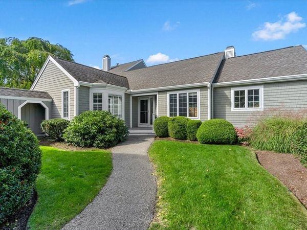 10 Floret Cir, Unit 10, Hingham, MA 02043