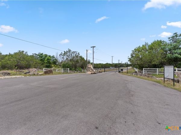 204 Freedom Street , Fischer, TX 78623