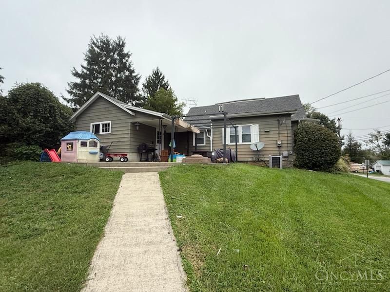 303 W Pleasant Street, Hillsboro, OH 45133 Photo 2