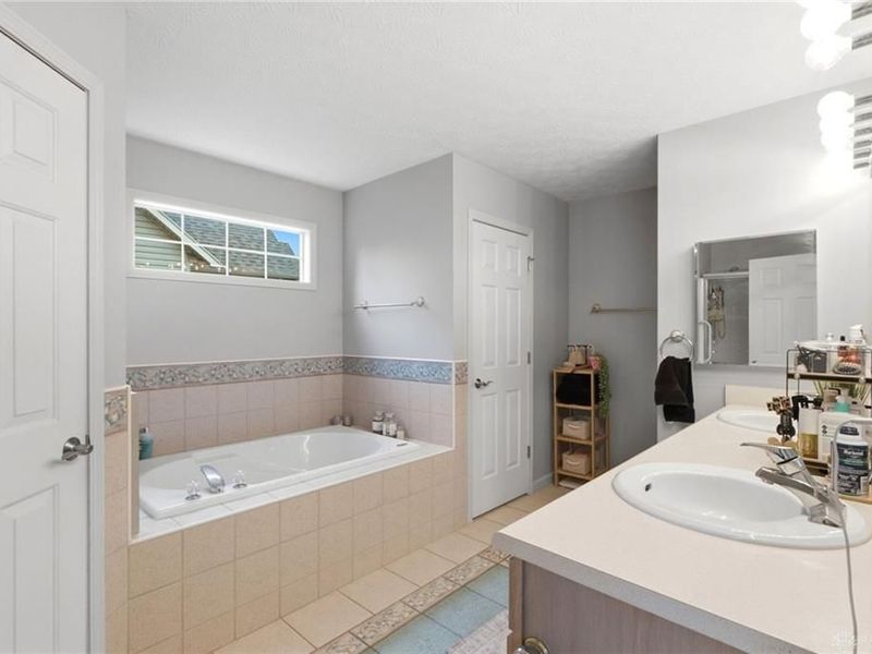 2504 Worthington Drive, Troy, OH 45373 Photo 25