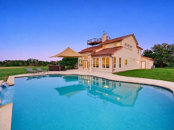 312 Paleface Point DR, Spicewood, TX 78669