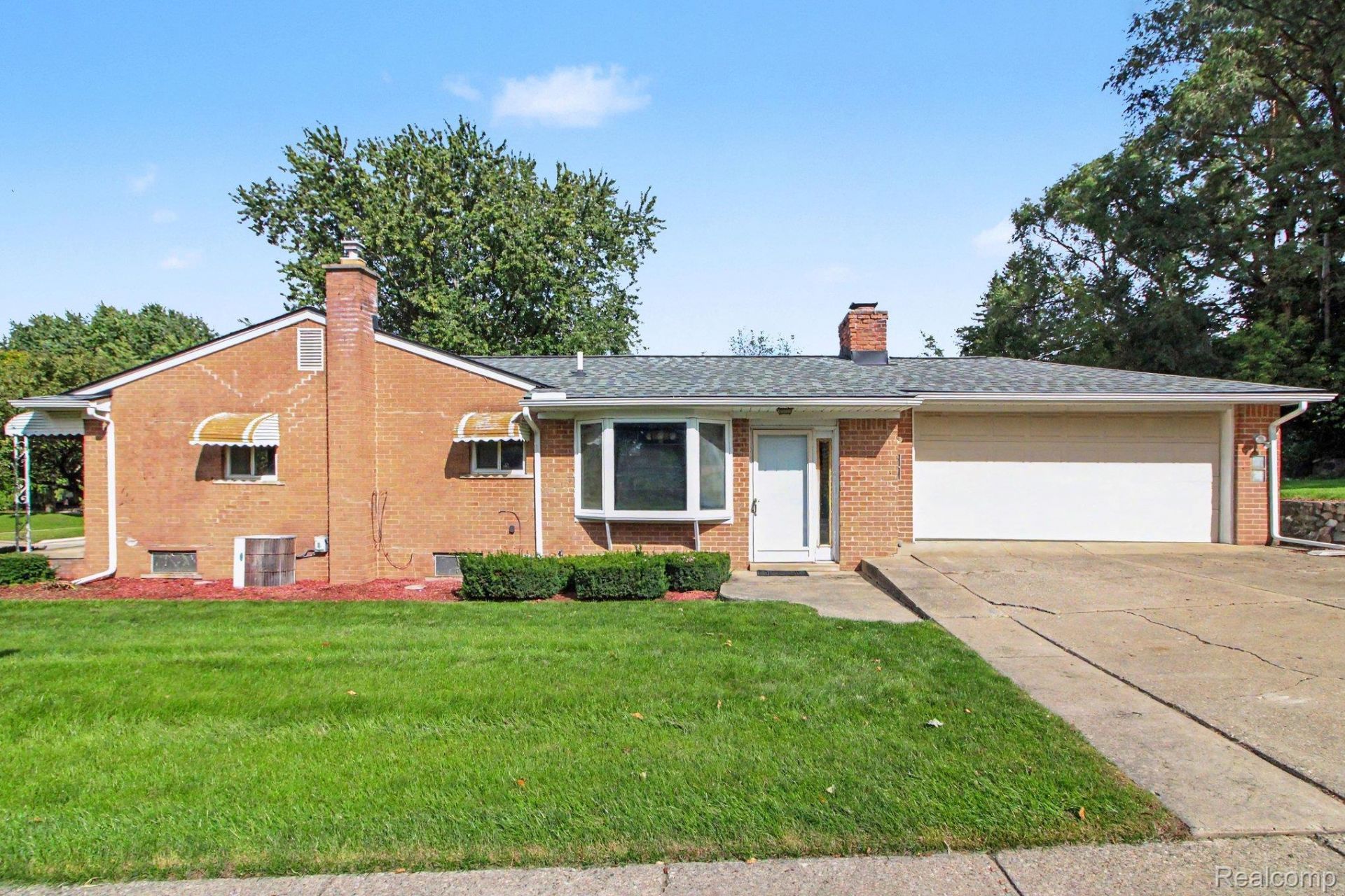1085 Queen Court, Milford Village, Mi 48381 Main Photo