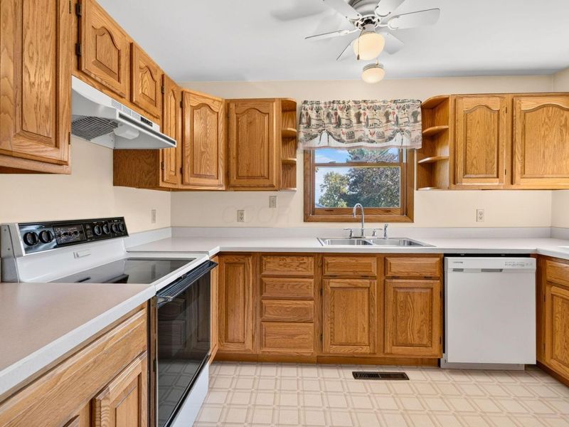 9905 Cincinnati Zanesville Road SW, Amanda, OH 43102 Photo 11