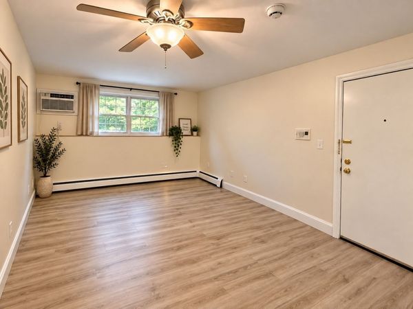 6 Venice St, Unit F2, Danvers, MA 01923
