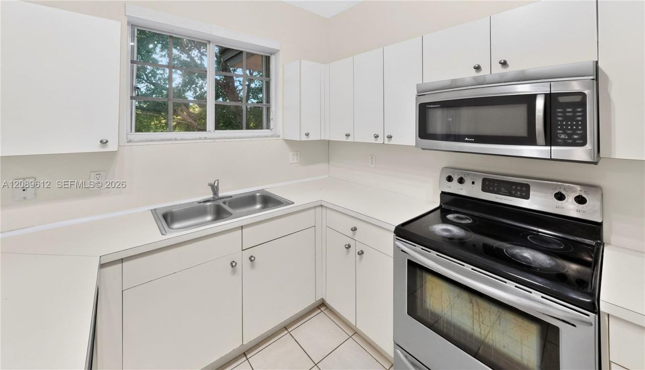 2741 NE 4th St , Unit 202, Homestead, FL 33033 Photo