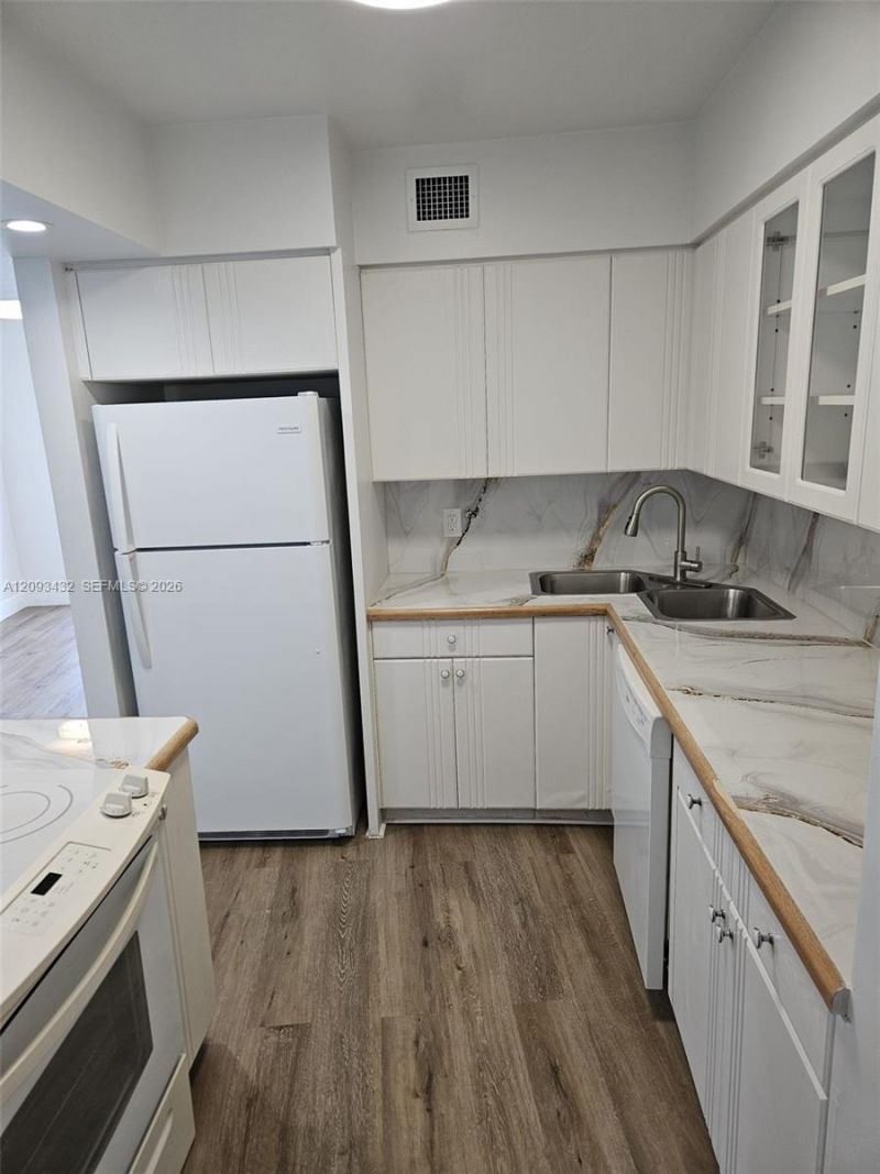 900 Bay Dr, Unit 721, Miami Beach, FL 33141 Photo