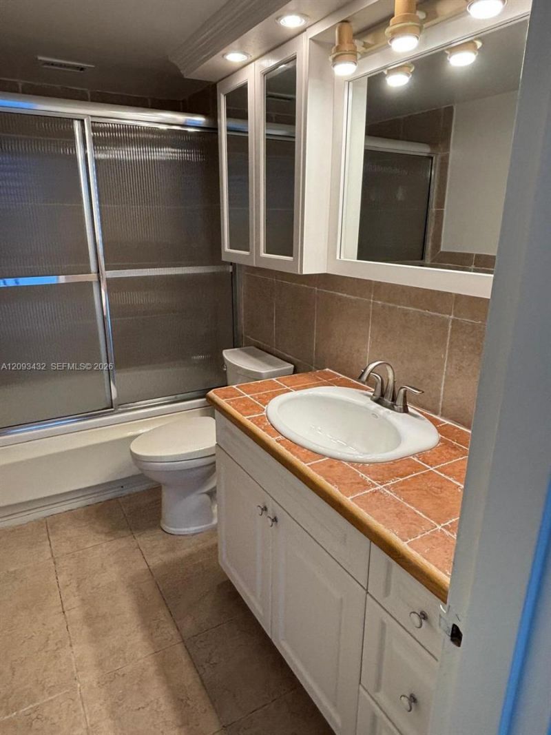 900 Bay Dr, Unit 721, Miami Beach, FL 33141 Photo