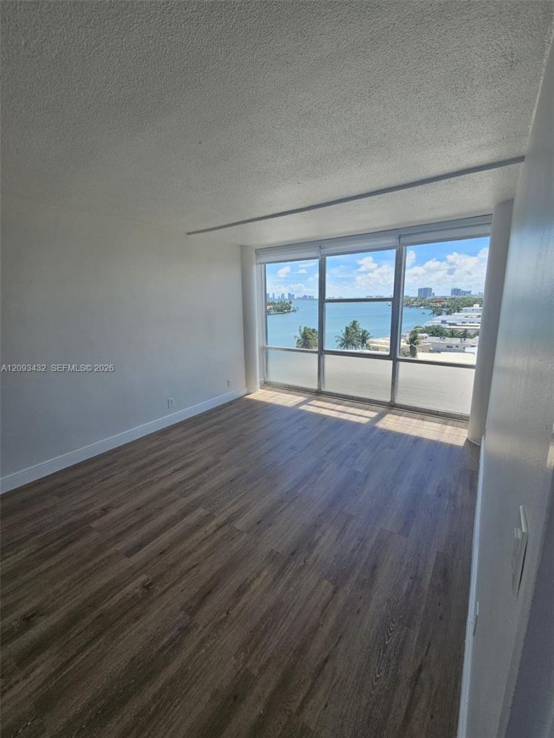 900 Bay Dr, Unit 721, Miami Beach, FL 33141 Photo