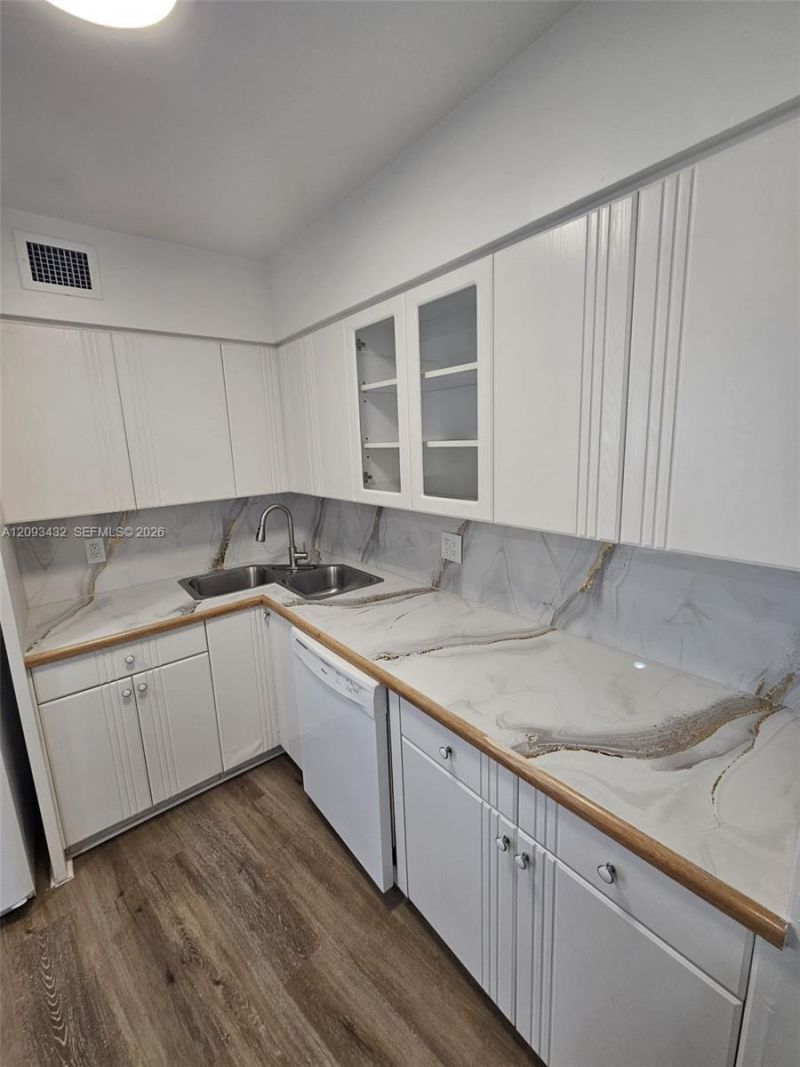 900 Bay Dr, Unit 721, Miami Beach, FL 33141 Photo