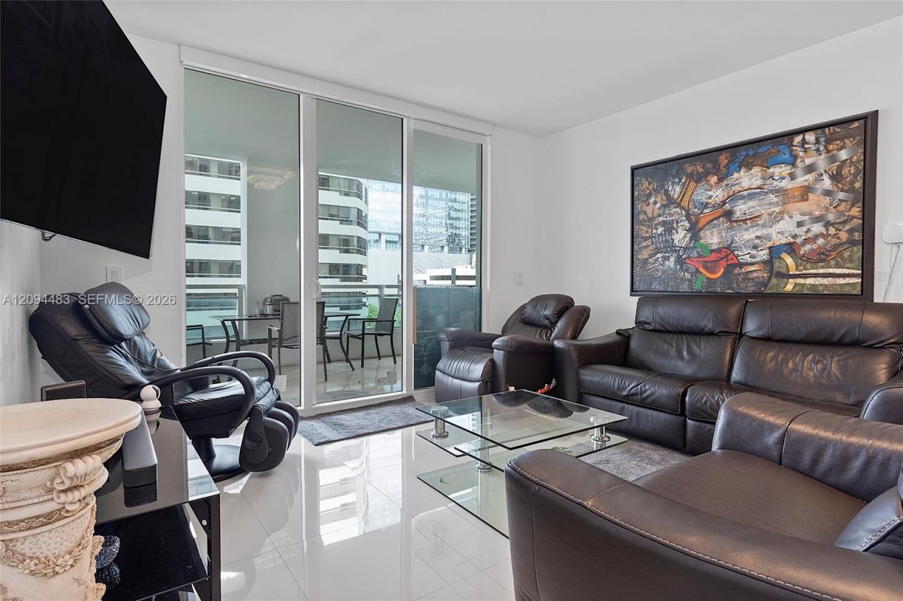 951 Brickell Ave , Unit 605, Miami, FL 33131 Photo