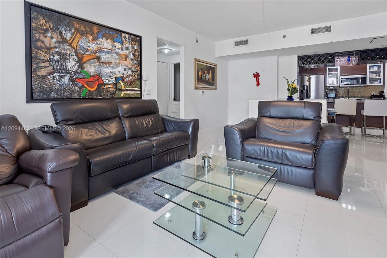 951 Brickell Ave , Unit 605, Miami, FL 33131 Photo