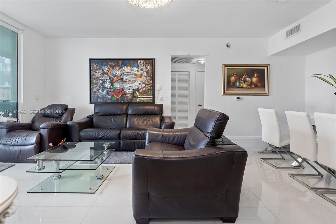 951 Brickell Ave , Unit 605, Miami, FL 33131 Photo