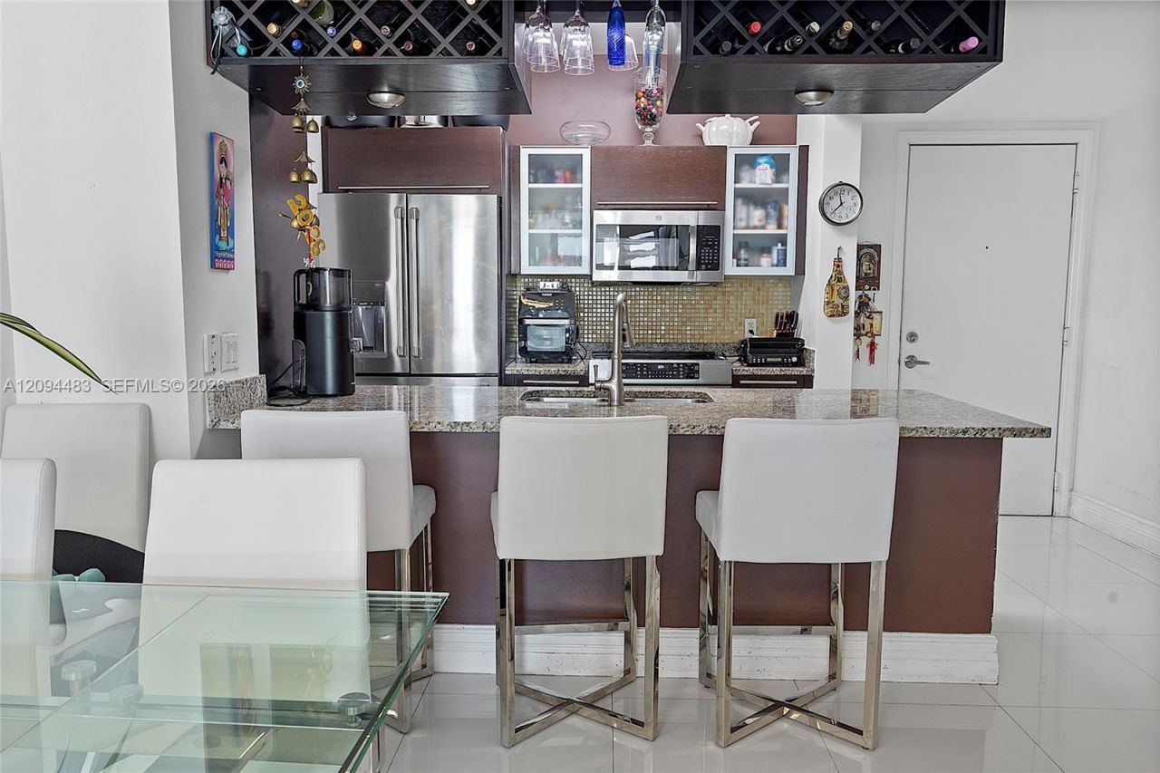 951 Brickell Ave , Unit 605, Miami, FL 33131 Photo