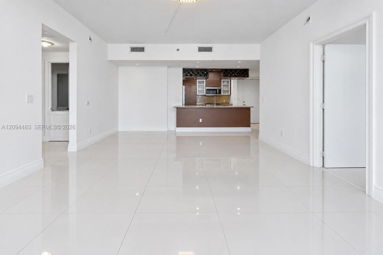 951 Brickell Ave , Unit 605, Miami, FL 33131 Photo
