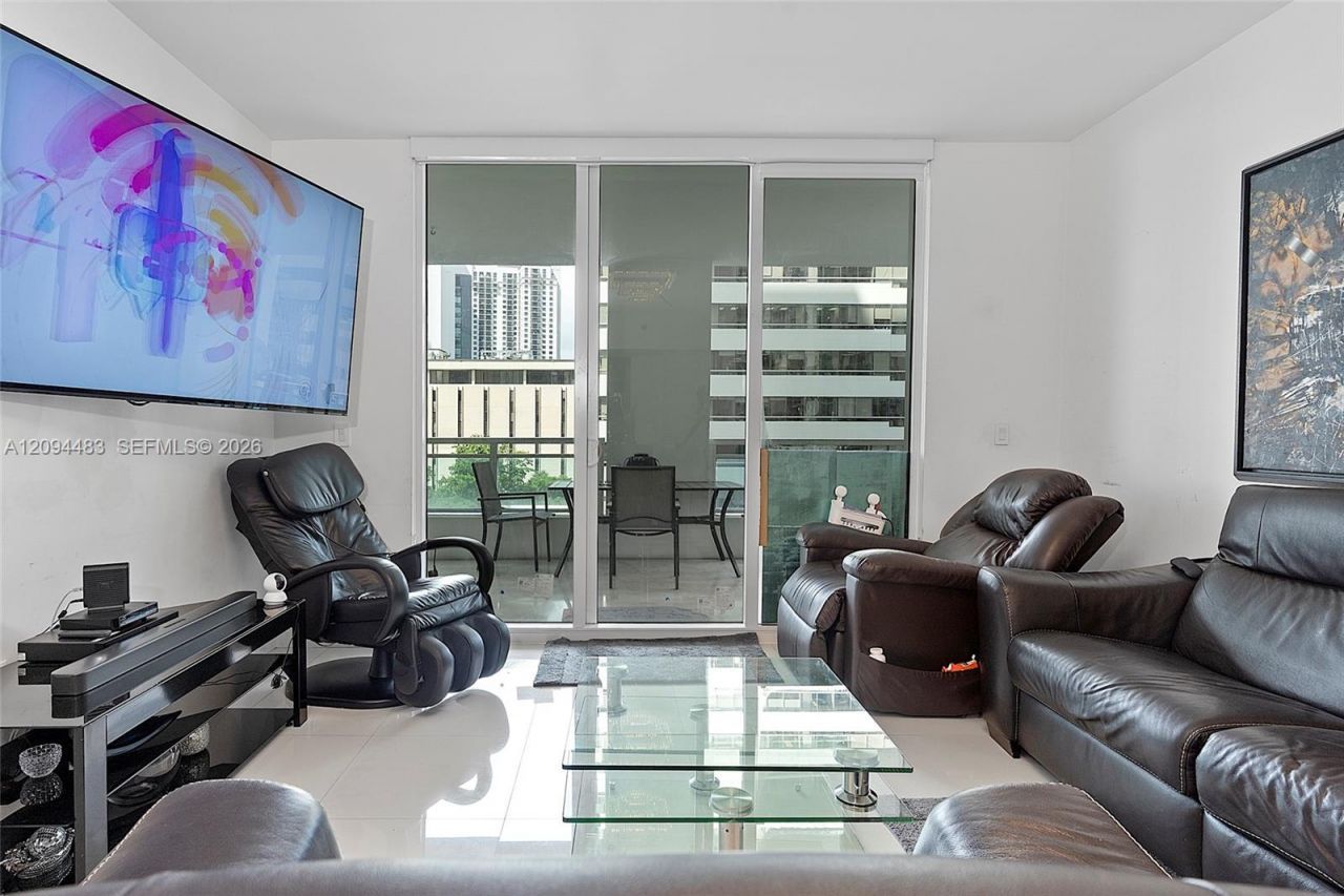 951 Brickell Ave , Unit 605, Miami, FL 33131 Photo