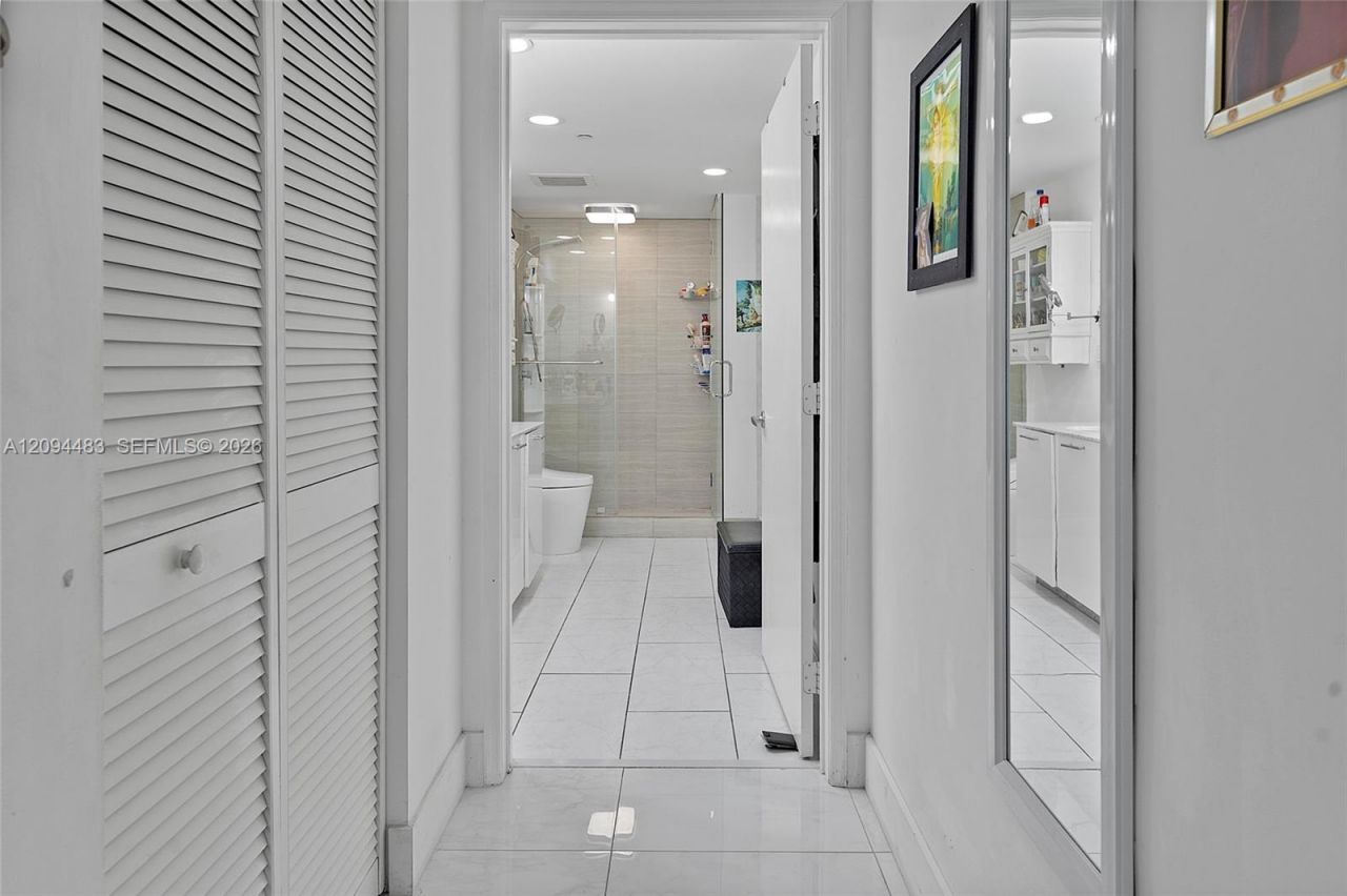 951 Brickell Ave , Unit 605, Miami, FL 33131 Photo