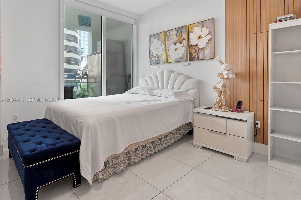 951 Brickell Ave , Unit 605, Miami, FL 33131 Photo