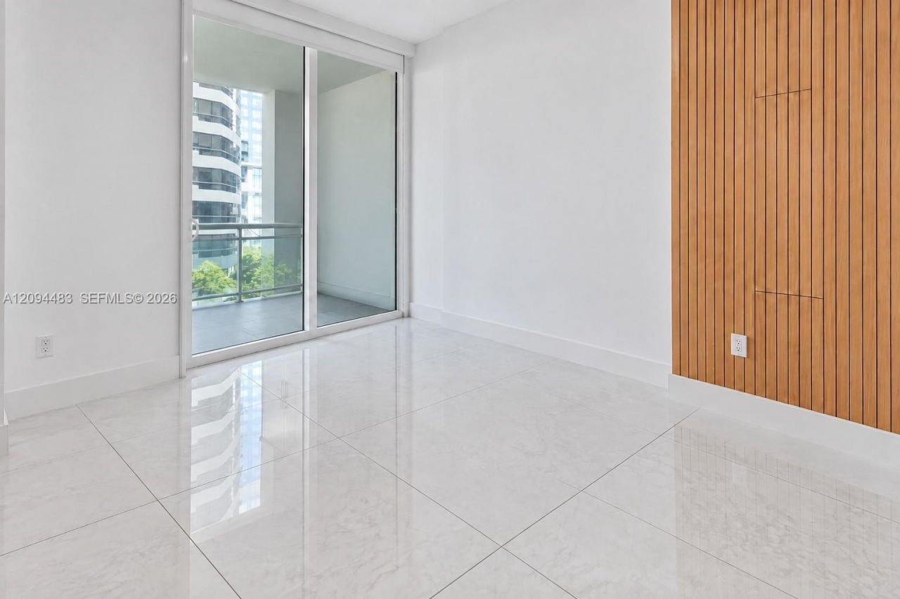 951 Brickell Ave , Unit 605, Miami, FL 33131 Photo