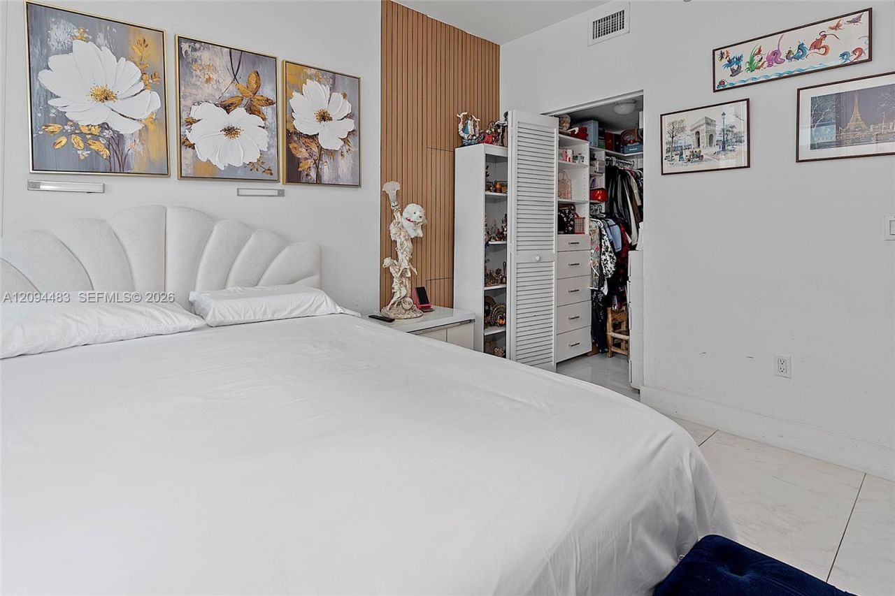 951 Brickell Ave , Unit 605, Miami, FL 33131 Photo