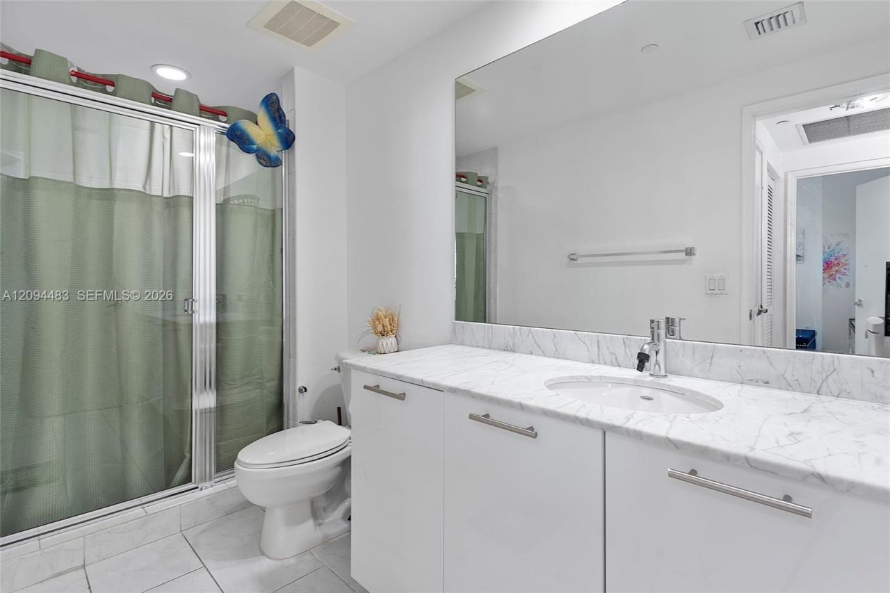 951 Brickell Ave , Unit 605, Miami, FL 33131 Photo