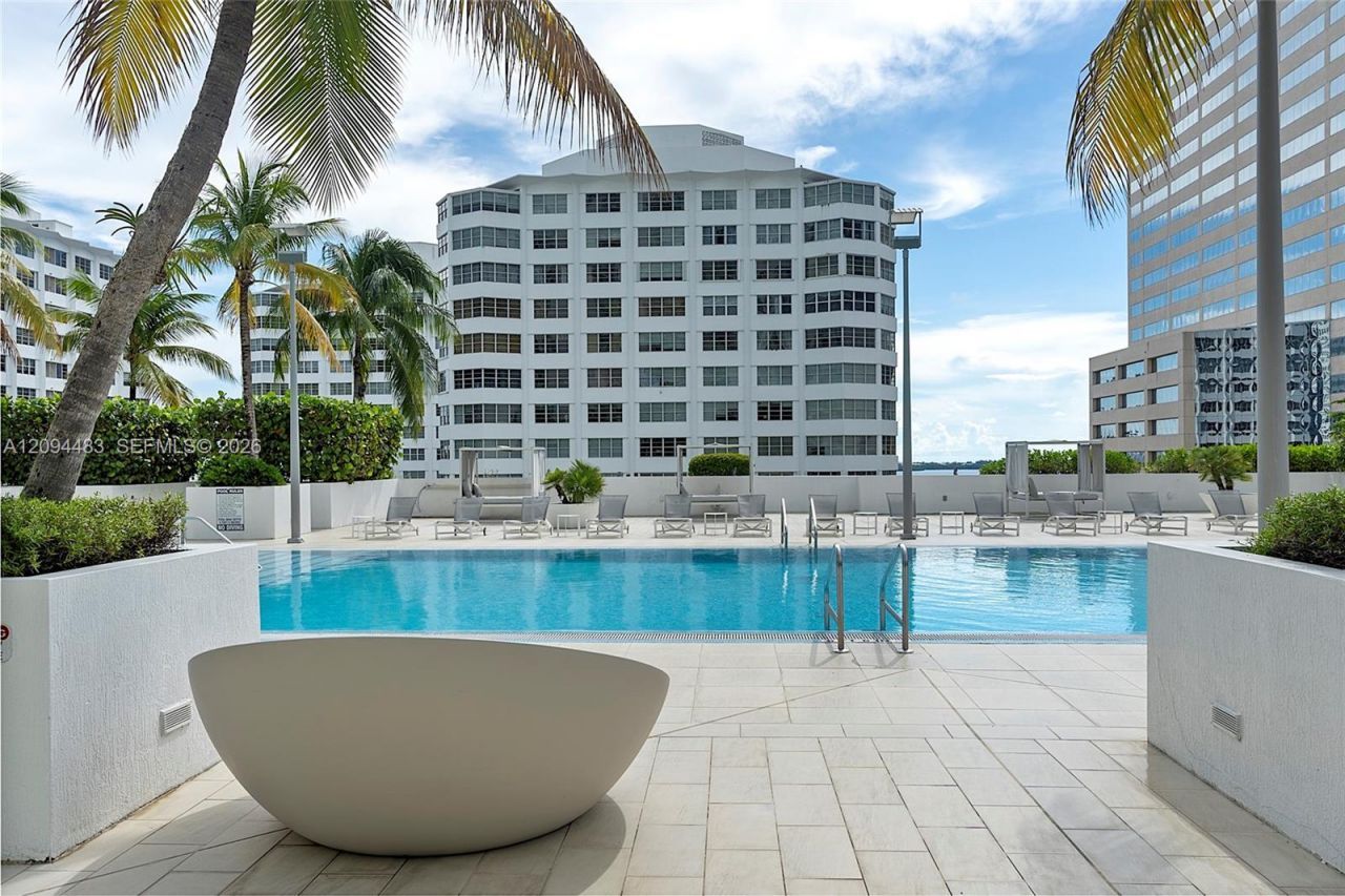 951 Brickell Ave , Unit 605, Miami, FL 33131 Photo