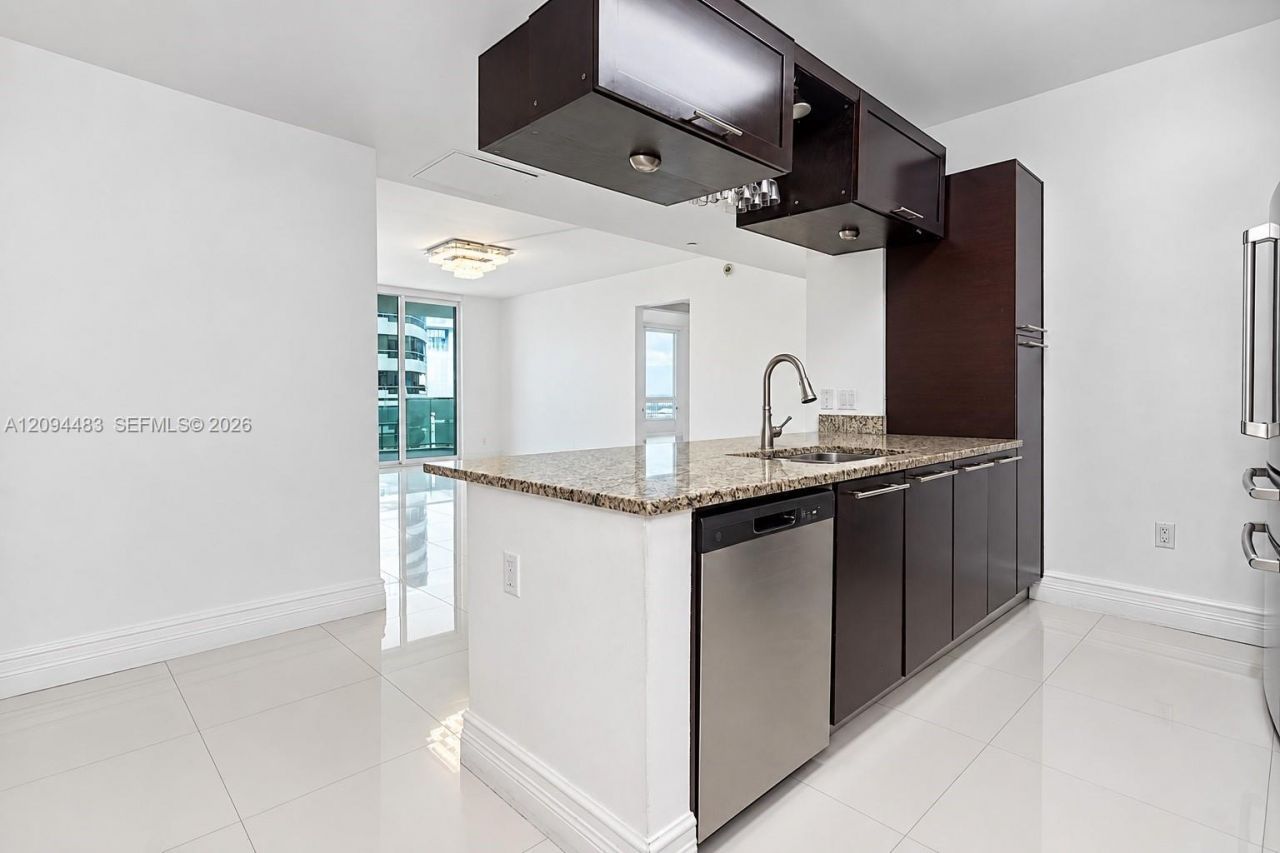 951 Brickell Ave , Unit 605, Miami, FL 33131 Photo