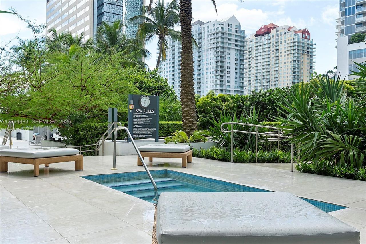951 Brickell Ave , Unit 605, Miami, FL 33131 Photo