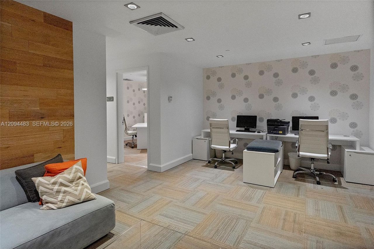 951 Brickell Ave , Unit 605, Miami, FL 33131 Photo