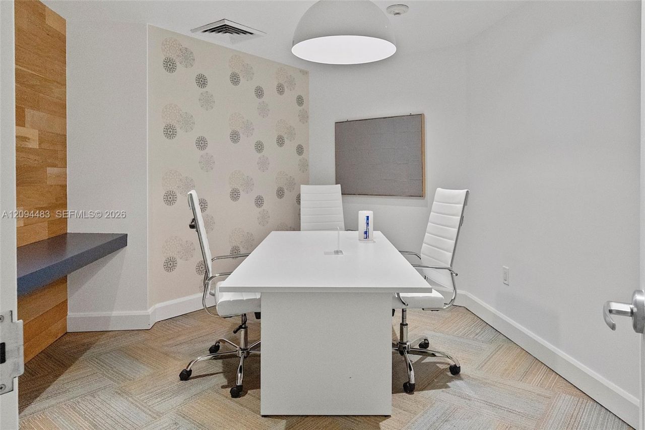 951 Brickell Ave , Unit 605, Miami, FL 33131 Photo