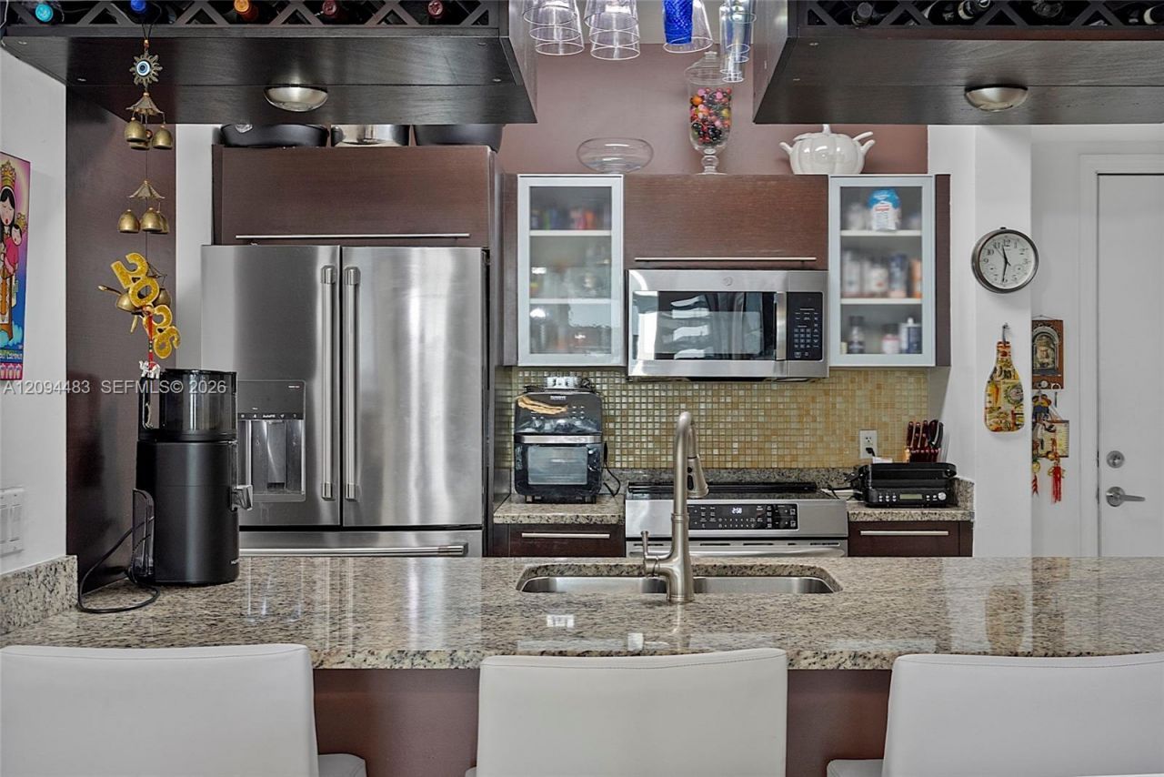 951 Brickell Ave , Unit 605, Miami, FL 33131 Photo