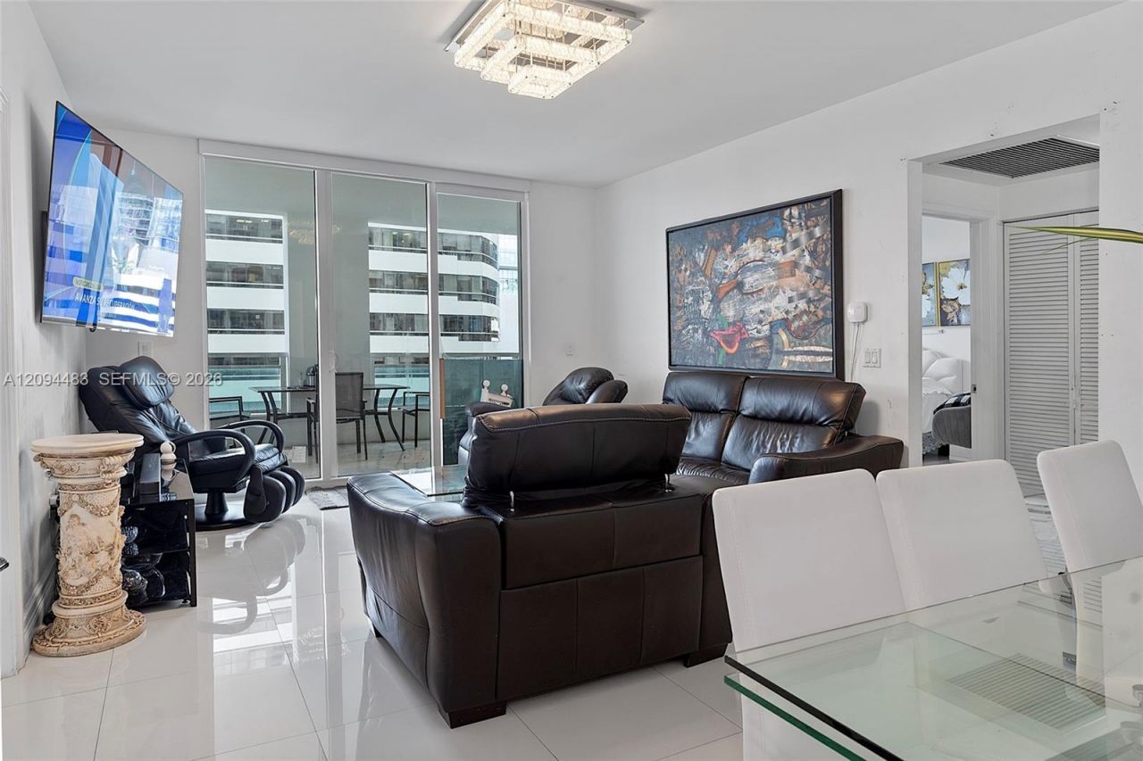951 Brickell Ave , Unit 605, Miami, FL 33131 Photo