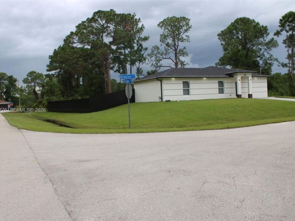 728 Glacier Ave , FL 33974