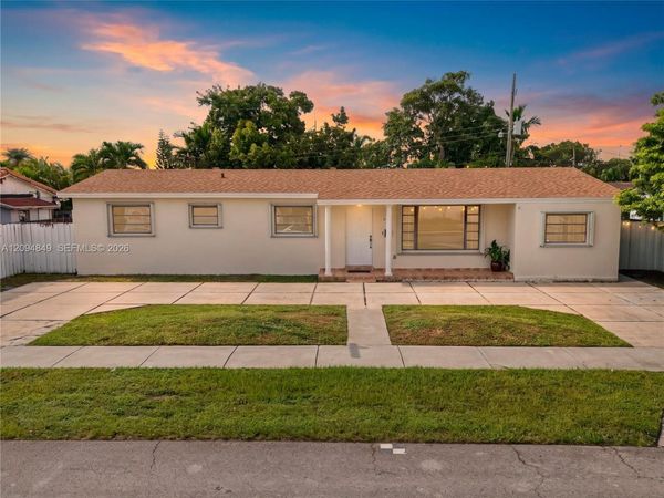9360 SW 25th St , Miami, FL 33165