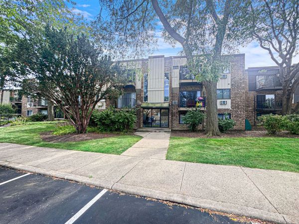 1471 N Winslowe Drive , Unit 101, Palatine, IL 60074